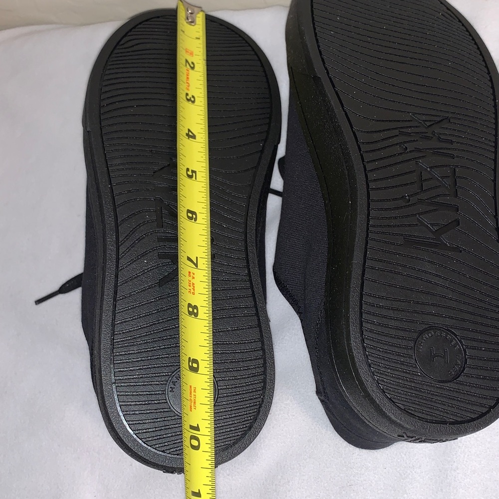 KIZIK IRVINE BRAND NEW SIZE 9 HANDS FREE ATHLETIC SHOES - Picture 16 of 16